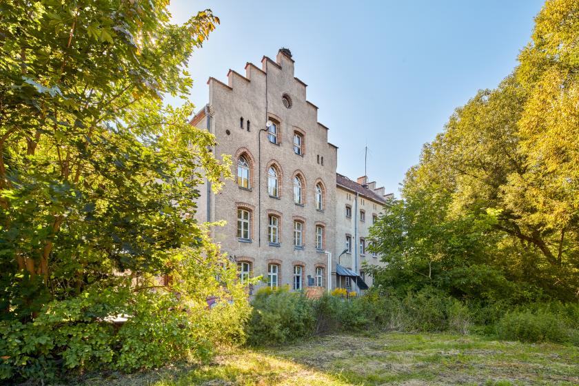 Jak sprawdzić przed kupnem czy nieruchomość jest zadłużona?